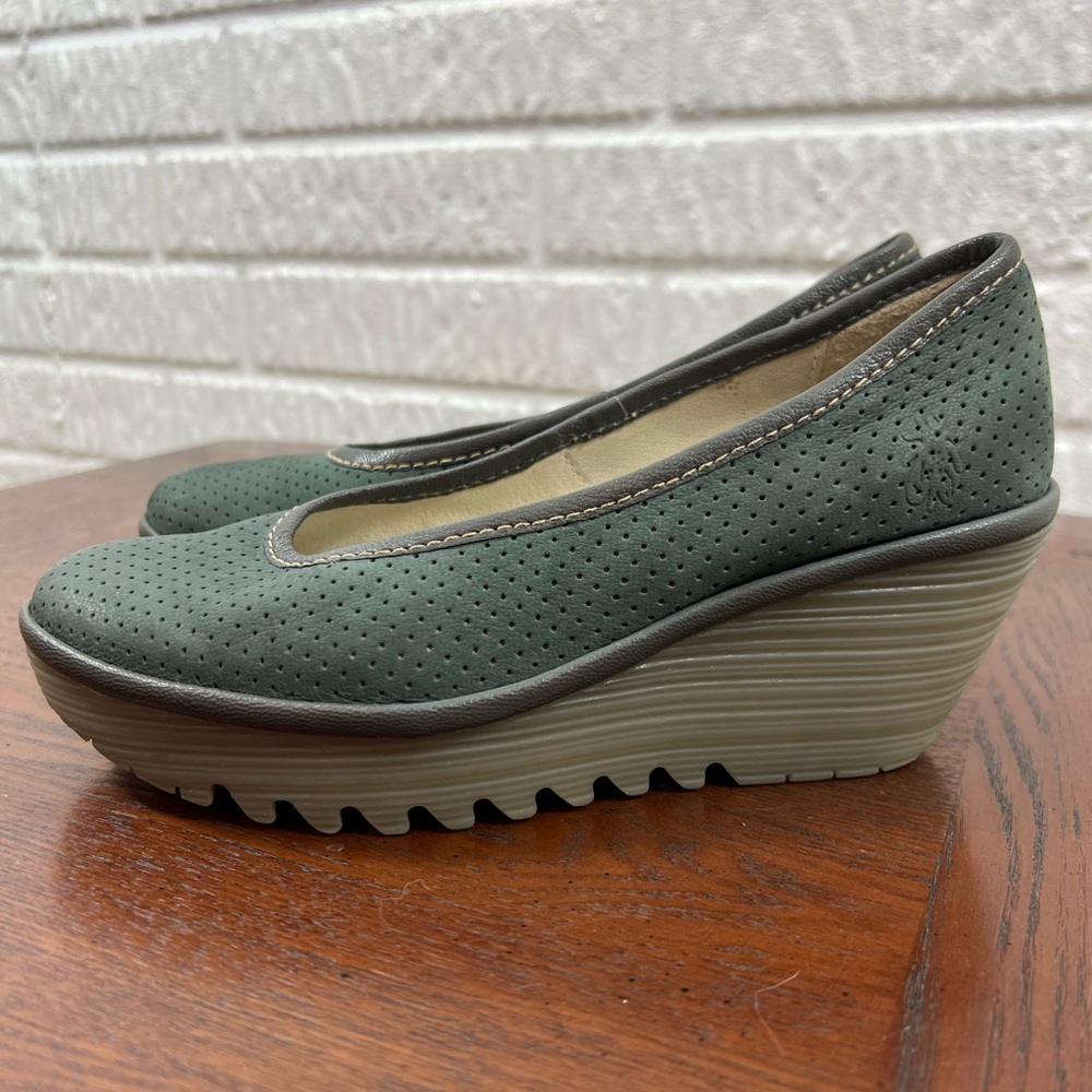 Fly London  Yobe Leather Perforated Wedges 37
